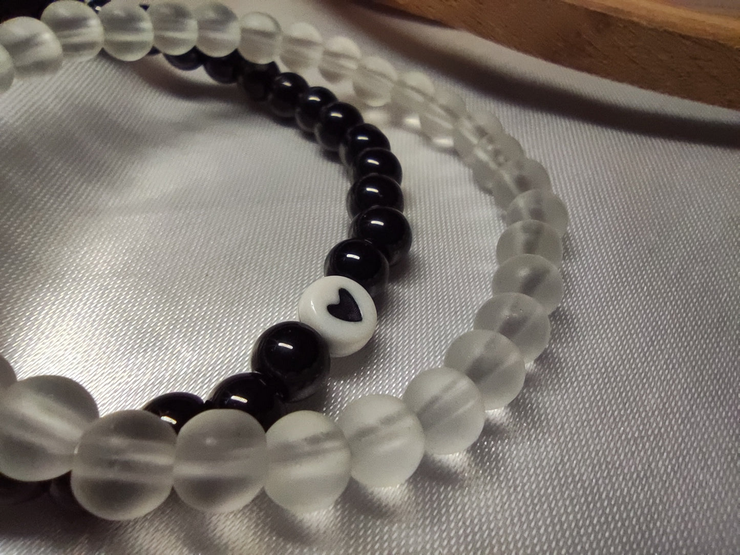 Black and transparent beads barcelet