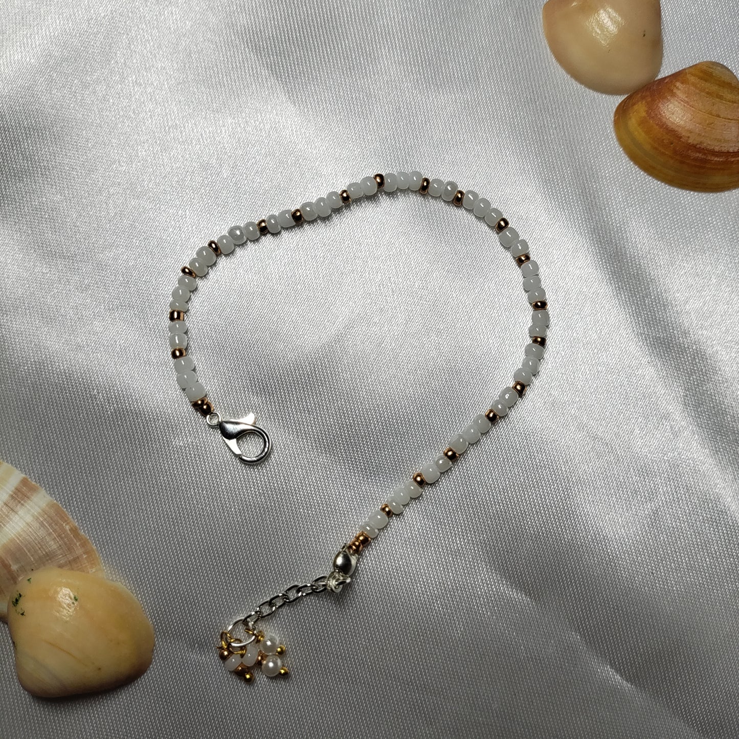 White and Gold minimal beads bracelet