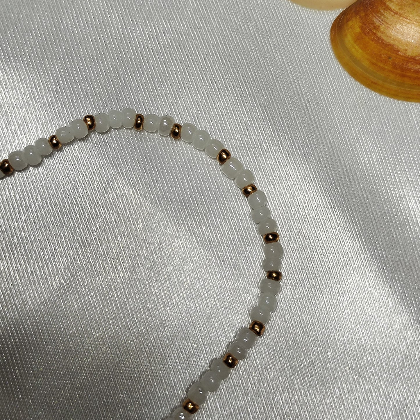 White and Gold minimal beads bracelet